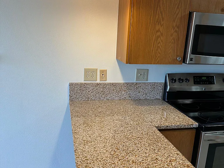 505 E Henry Clay St #101 — Photo 10
