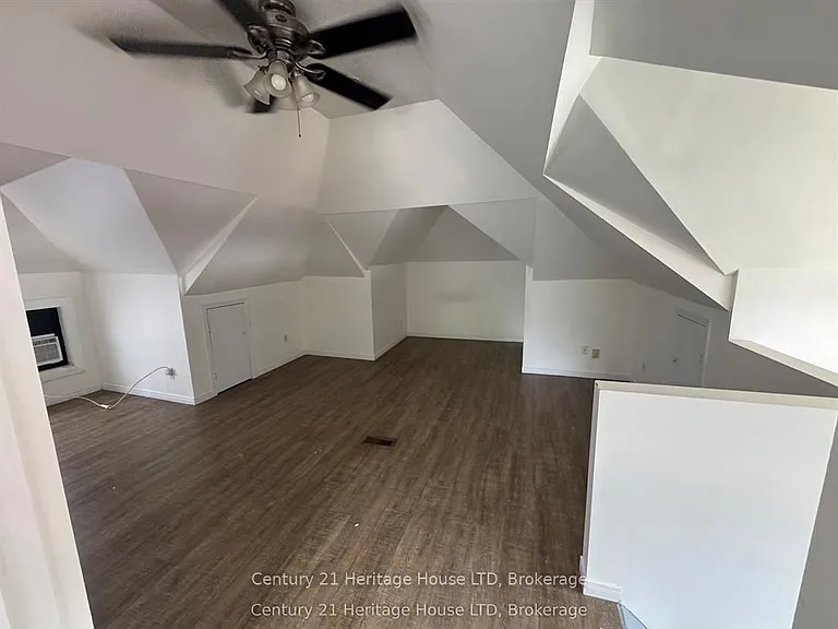 344 Ridge Rd N #3 — Photo 2