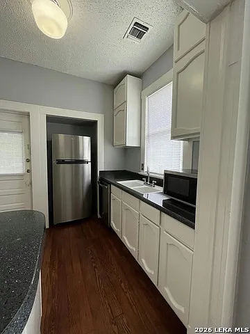 143 E Woodlawn Ave #W — Photo 6
