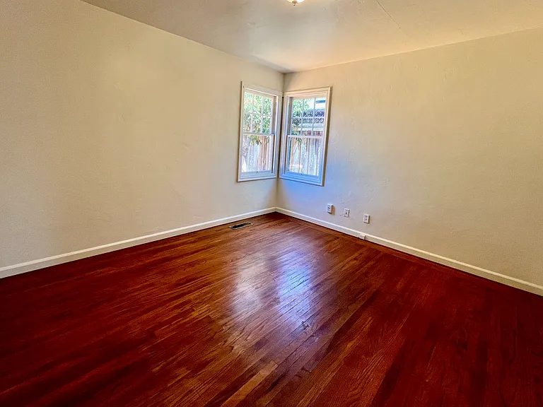 221 Hermosa Ave — Photo 21