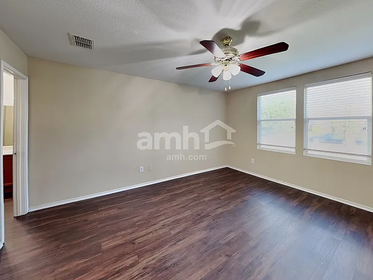 1021 Bumble Bee Dr — Photo 10