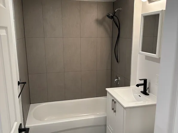 24 Gale Cres #4, Saint Catharines, ON L2R 3K9