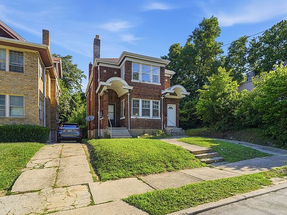 2nd image of 682 Greenwood Ave #2