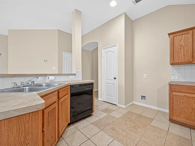 17230 Hollow Sands Ct — Photo 15