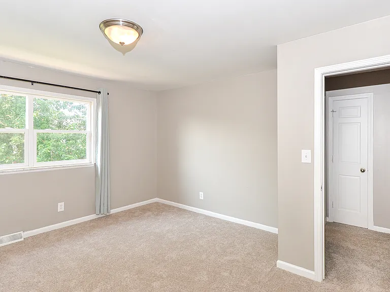 621 Village Place North Dr — Photo 16