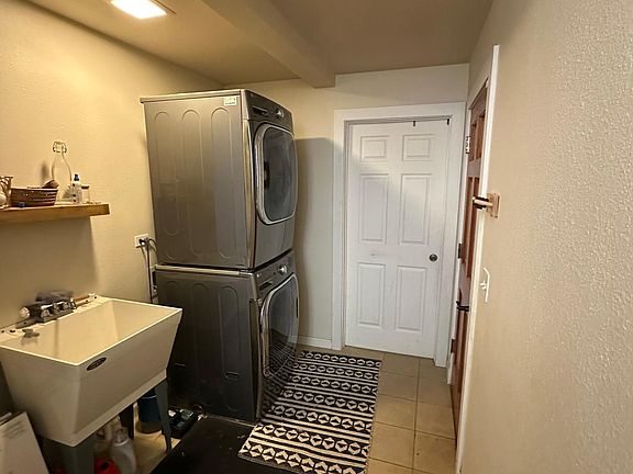 3rd image of 3262 Lopaka Pl