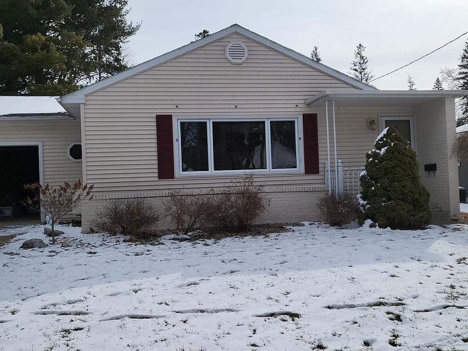 1st image of 626 Westfield St