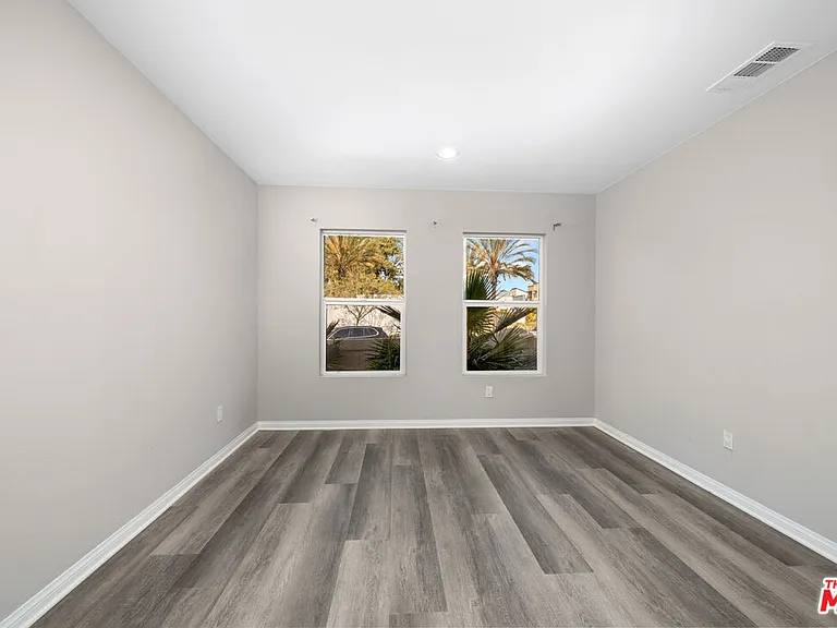 757 Daniel Freeman Cir — Photo 17