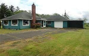 1st image of 902 S Montesano St