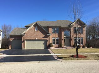 147 Timber Ct, Gilberts, IL 60136