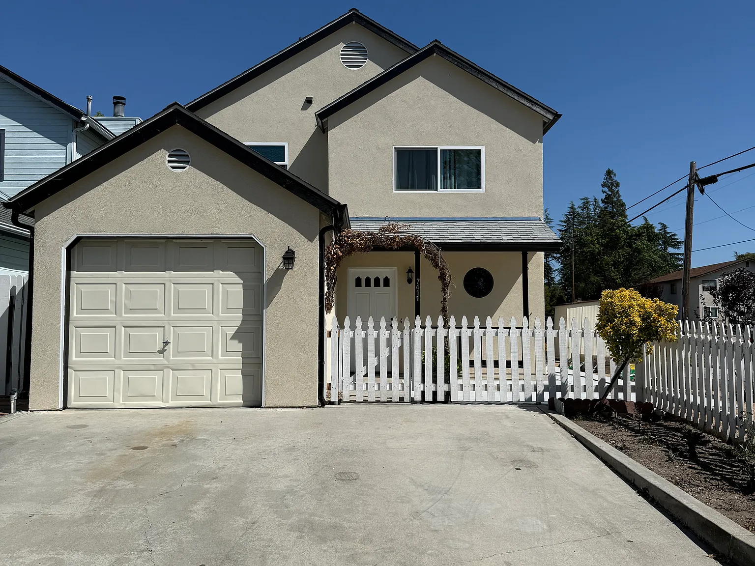 3 bed, 2.5 bath, 1479 sqft, $3,400 — Photo 1