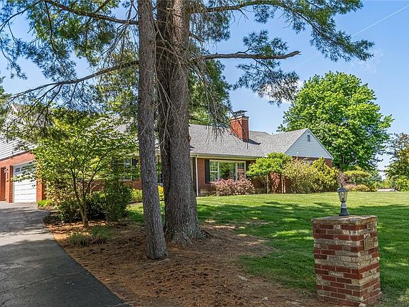 5th image of 3155 E Highland Dr
