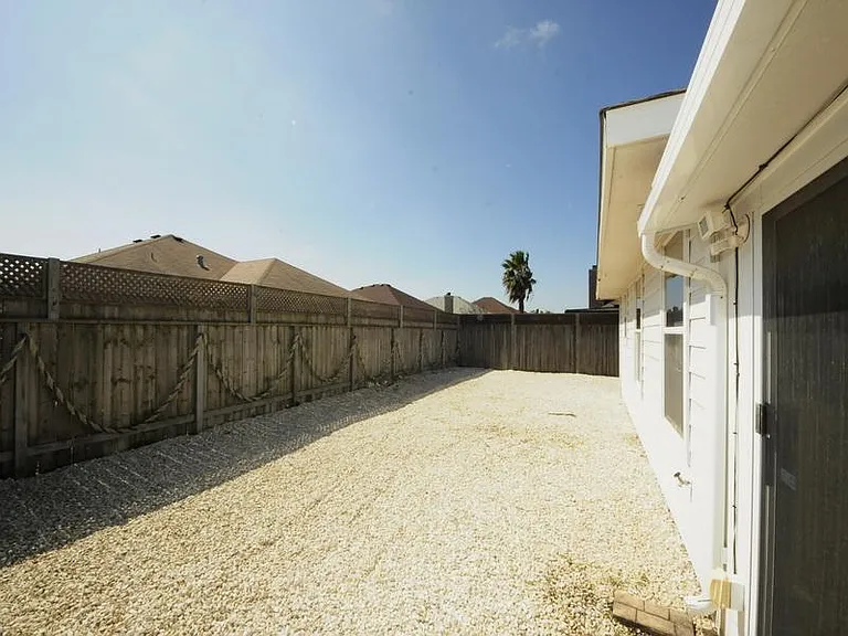 13933 Jacktar St — Photo 22