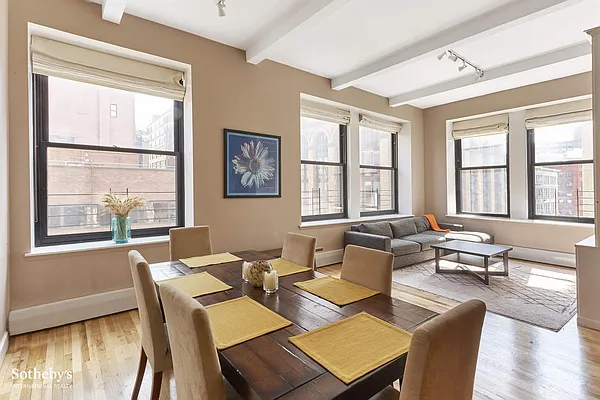 Sold by Sotheby's International Realty | media 1