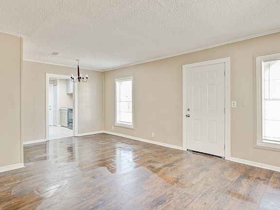 3rd image of 500 Marion Ave