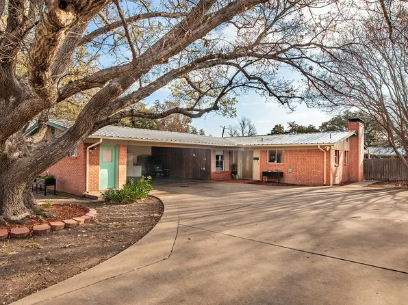 2005 S China St, Brady, TX 76825