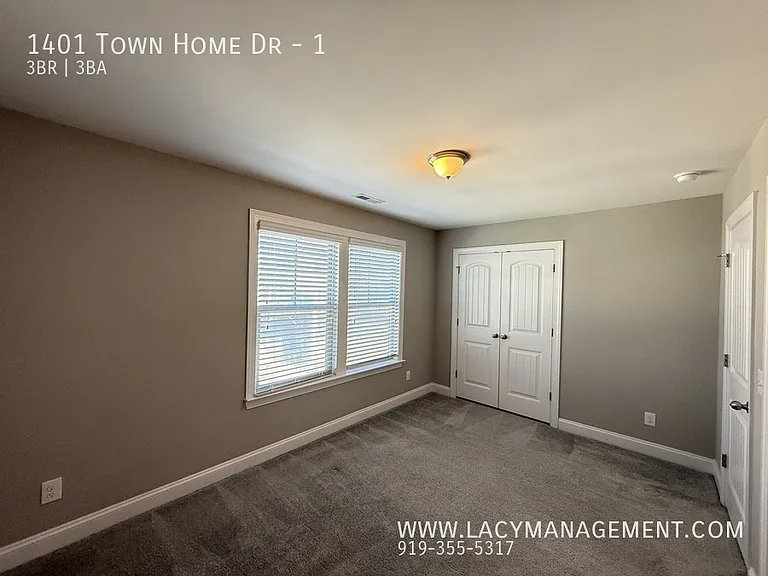1401 Town Home Dr #1 — Photo 13