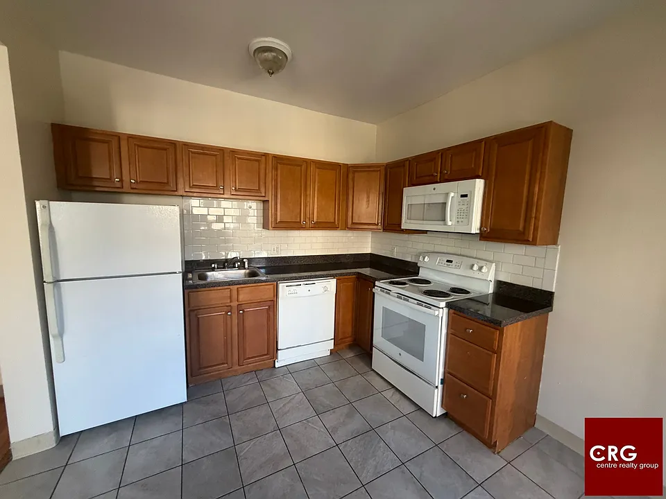 1135 Commonwealth Ave #U4