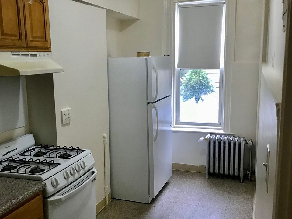 1st image of 25-36 22nd St #1R