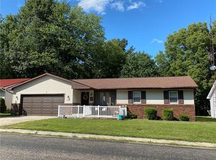 712 Sunshine Dr, Sullivan, IL 61951