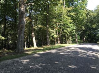 Stony Point Rd NW, Dover, OH 44622