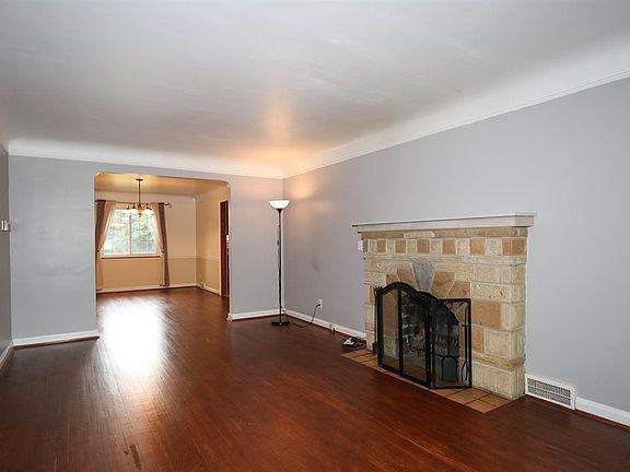 3rd image of 7209 Silver Crest Dr