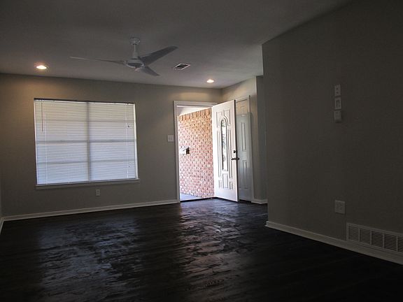 4th image of 608 Dublin Dr