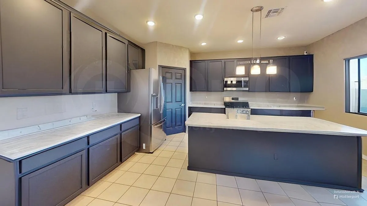 5 bed, 2.5 bath, 2875 sqft, $2,505 — Photo 4