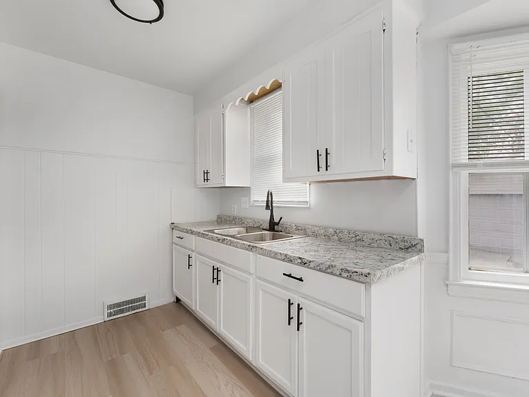 15626 Tacoma St — Photo 11