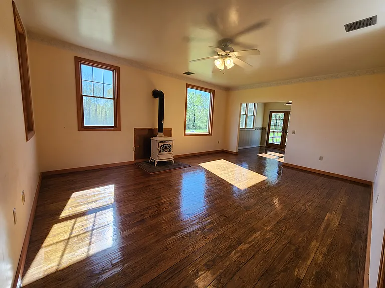 109 N Hollow Rd — Photo 6