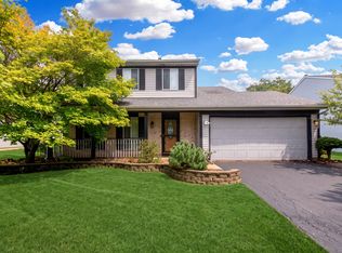 144 Red Cedar Dr, Streamwood, IL 60107