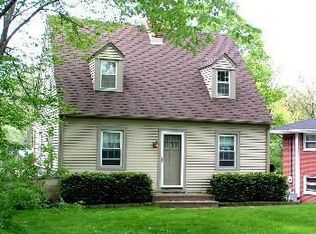 31 Deerpath Rd, Merrillville, IN 46410