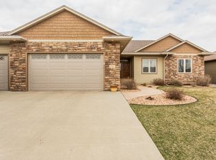 1517 S Monticello Ave, Sioux Falls, SD 57106