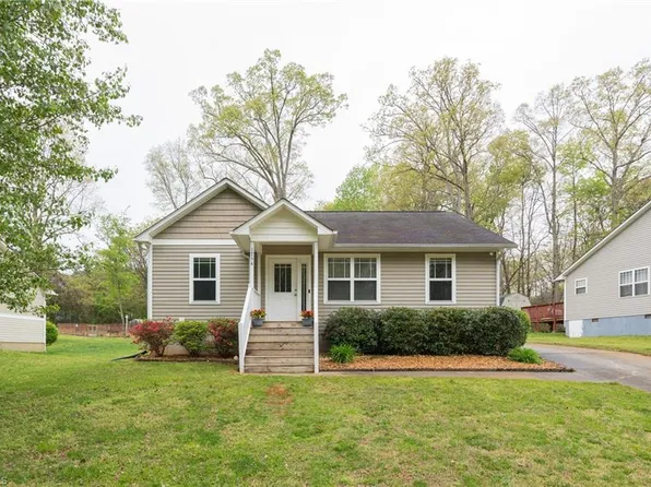 1754 Willa Place Dr, Kernersville, NC 27284