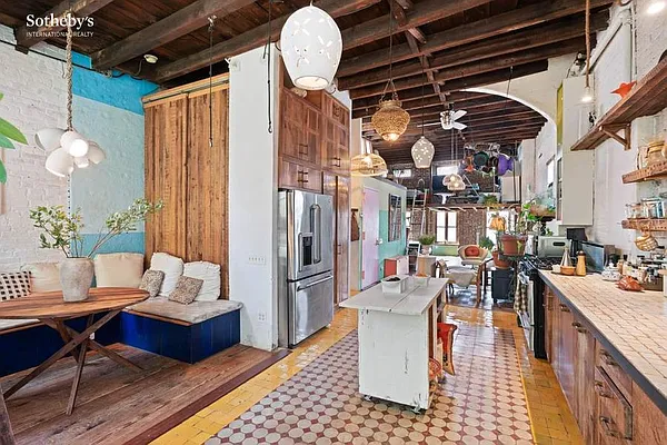 Rented by Sotheby's International Realty | media 13