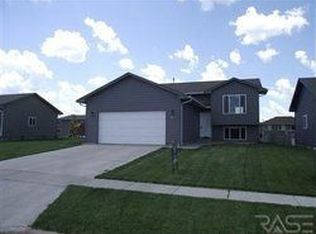 3813 S Stanford Ave, Sioux Falls, SD 57106