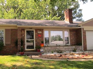 8612 Mayflower Ct, Saint Louis, MO 63132