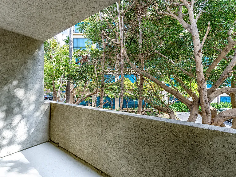 2777 Nimitz Blvd — Photo 26