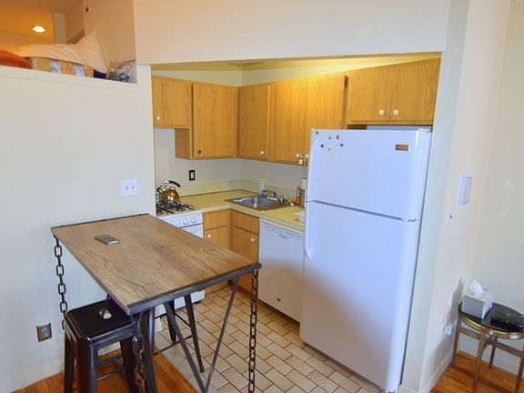 4th image of 309 Columbus Ave APT 5D