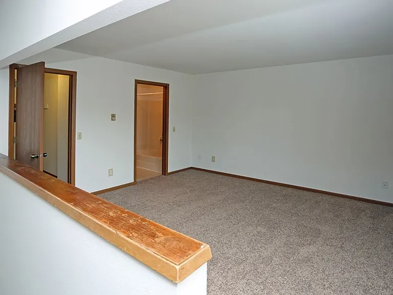 Orchard Village Apartments — Photo 180