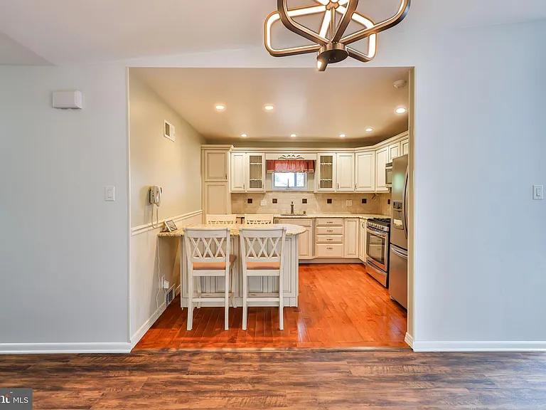 9898 Wistaria St — Photo 9
