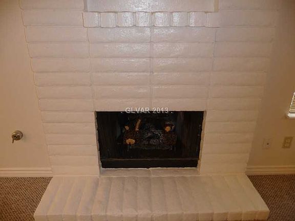 2nd image of 2329 N Los Feliz St