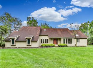 320 Haman Rd, Inverness, IL 60010