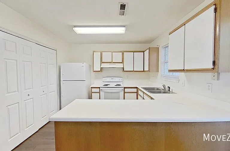 307 Saint Rosea Rd — Photo 6