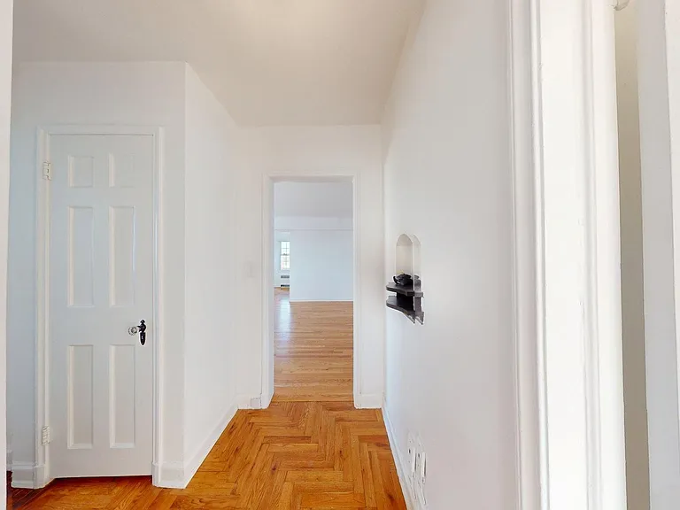 2680 N Moreland Blvd — Photo 13