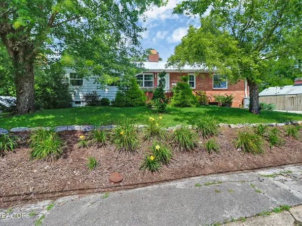 102 Tabor Rd, Oak Ridge, TN 37830