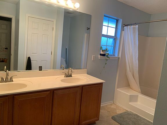 3rd image of 255 Twin Lakes Ln