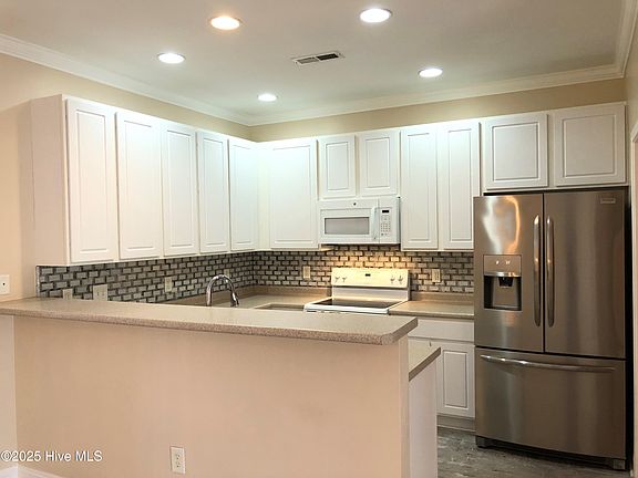 5th image of 1694 Honeybee Ln