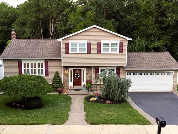 2nd image of 64 Wesleyan Dr