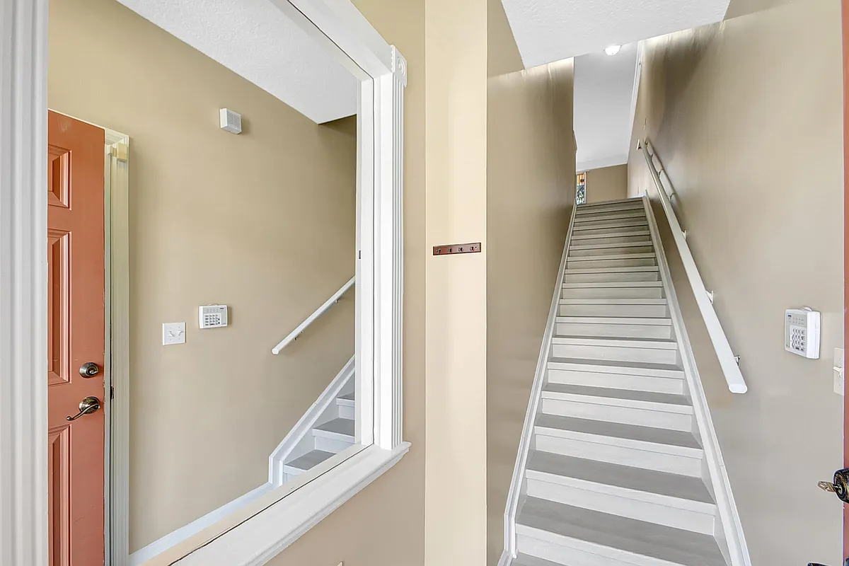 Building Photo - 2030 Alta Meadows Ln #1208